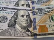 Bajaron los dólares financieros y subió el blue en medio de la caída de los bonos