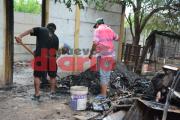 Familia pierde completamente su hogar en un incendio devastador en el barrio General Paz