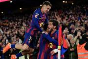 El Barcelona vence 3-1 al Atlético y se afianza en la cima