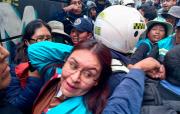 Alcaldía denuncia agresión de manifestantes contra su Directora Jurídica