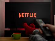 Wall Street castiga a Netflix tras anunciar la compra de Warner Bros