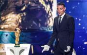 Scaloni presentó la copa del mundo y avisó que en los mundiales no hay un rival fácil