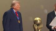 Donald Trump recibe el inaugural Premio de la Paz de la FIFA en la antesala del sorteo del Mundial 2026
