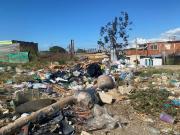 Montañas de basura invaden calles de Paraparal