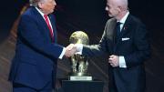 Donald Trump es galardonado con el primer Premio de la Paz de la FIFA