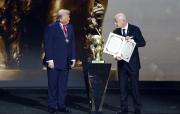 Donald Trump es galardonado con el primer premio FIFA de la Paz