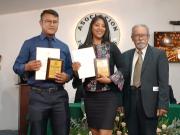 Periodista de ERBOL recibe galardón en radio en el Premio Nacional de Periodismo 2025