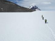 Carabineros realiza expedición a Campos de Hielo Sur y explora ruta hacia refugio Eduardo García