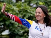 María Corina Machado confirma que irá a Noruega para recibir el Nobel de la Paz y miles de personas marchan en todo el mundo para apoyarla