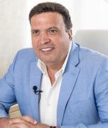 Dr. Carlos Arango: especialista en cirugía estética de lifting en Colombia