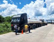 Interceptan un camión cisterna y hallan paquetes de droga y marihuana