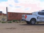 Investigan la muerte de una mujer hallada en un predio baldío, en El Alto