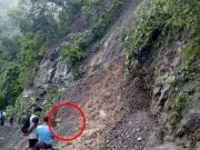 Una vagoneta queda sepultada tras deslizamiento del cerro en La Asunta