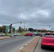 Tránsito en la Rambla de Montevideo afectado y con demoras: a qué se debe y hasta qué hora