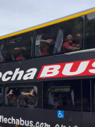 Así se vive una nueva edición del Clásico Platense: llegada de planteles, delegaciones, visitas de lujo y más