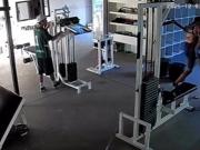 ¿Querés pelear, pedazo de gil?: noqueó a un hombre de una trompada a traición en un gimnasio y le causó múltiples fracturas