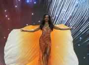 Representante de Jamaica regresará a su país tras caída en Miss Universo para continuar tratamiento