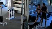 Brutal agresión en un gimnasio: un profesor de kickboxing fue atacado por la espalda y deberá ser operado