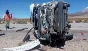 Cinco personas mueren tras el choque de dos minibuses en la carretera Oruro-Pisiga