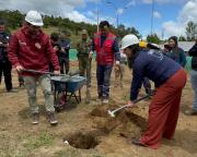 Inician obras de reposición de la plaza principal de Villa Ortega