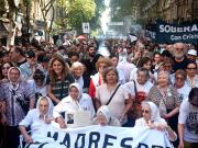 Estela de Carlotto llamó a marchar con los pañuelos como banderas en el Festival de Derechos Humanos