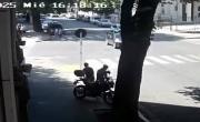 Dos jóvenes intentaron robar una moto a plena luz del día en el centro de La Plata