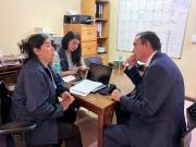 Gobernador Flies visita Residencia Vida Austral y exige soluciones permanentes a Fonasa y Senama