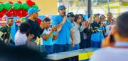 Gobernador Caldera entrega uniformes y morrales para 4 mil 800 estudiantes del municipio Sucre