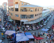 Descuidistas roban a una familia en horas de la madrugada en el mercado campesino