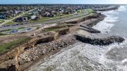 La Provincia avanza con obras clave para frenar la erosión costera en Pehuen Co