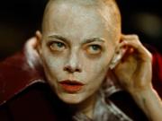 Emma Stone en Bugonia: ¿podrá ganar su tercer Oscar?