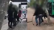 Equipo de prensa de Canal 13 fue brutalmente agredido en centro de Santiago: camarógrafo fue golpeado