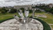 Con una fiesta popular reinauguran la escultura “Floralis Genérica”