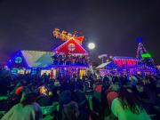 Municipio De Alto Hospicio Inaugura Pesebre A Escala Real Y árbol Gigante De Navidad En Plaza Belén