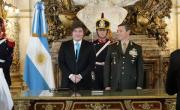 Con el uniforme puesto, Carlos Presti juró como ministro de Defensa