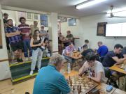 Cuando el ajedrez es la excusa perfecta para compartir una noche de partidas, anécdotas, fernet y milangas con grandes maestros