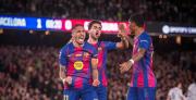 Barcelona derrota al Osasuna y cerrará el año con el liderato de LaLiga