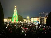 Más de 10 mil personas presenciaron el encendido del Árbol de Navidad en Punta Arenas