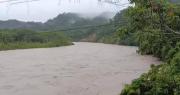 Sube el nivel del agua en ríos del trópico y enciende las alarmas por posibles desbordes