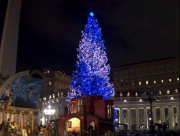 El Vaticano inicia su Navidad con el encendido del árbol y el belén en la Plaza de San Pedro