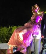 Miss Universo 2025 es retirada a la fuerza de un evento tradicional