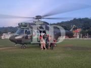 Así trabajan los helicópteros que rescatan a personas aisladas en El Torno y Porongo