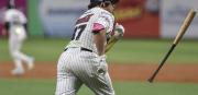 Leones triunfa ante Caribes y se mantiene con vida