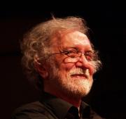 El maravilloso juego de tres de Ernesto Acher