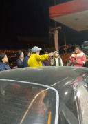 Largas filas en las gasolineras y choferes anuncian medidas: No era el momento