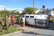 Accidente con volcamiento en Avenida Independencia