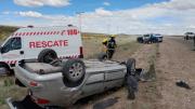 Vuelco y principio de incendio en la Ruta 237: el conductor quedó con las puertas trabadas