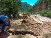 Derrumbe obliga al cierre total de la vía La Angostura–Samaipata