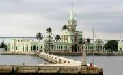 Un castillo de Disney en medio del mar de Río de Janeiro: la curiosa historia del palacio verde donde se celebró el último baile del Imperio