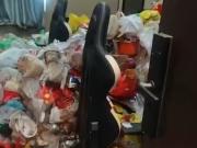 Un hombre pasó 2 años jugando videojuegos en un hotel y dejó la pieza en condiciones deplorables: Huésped del infierno